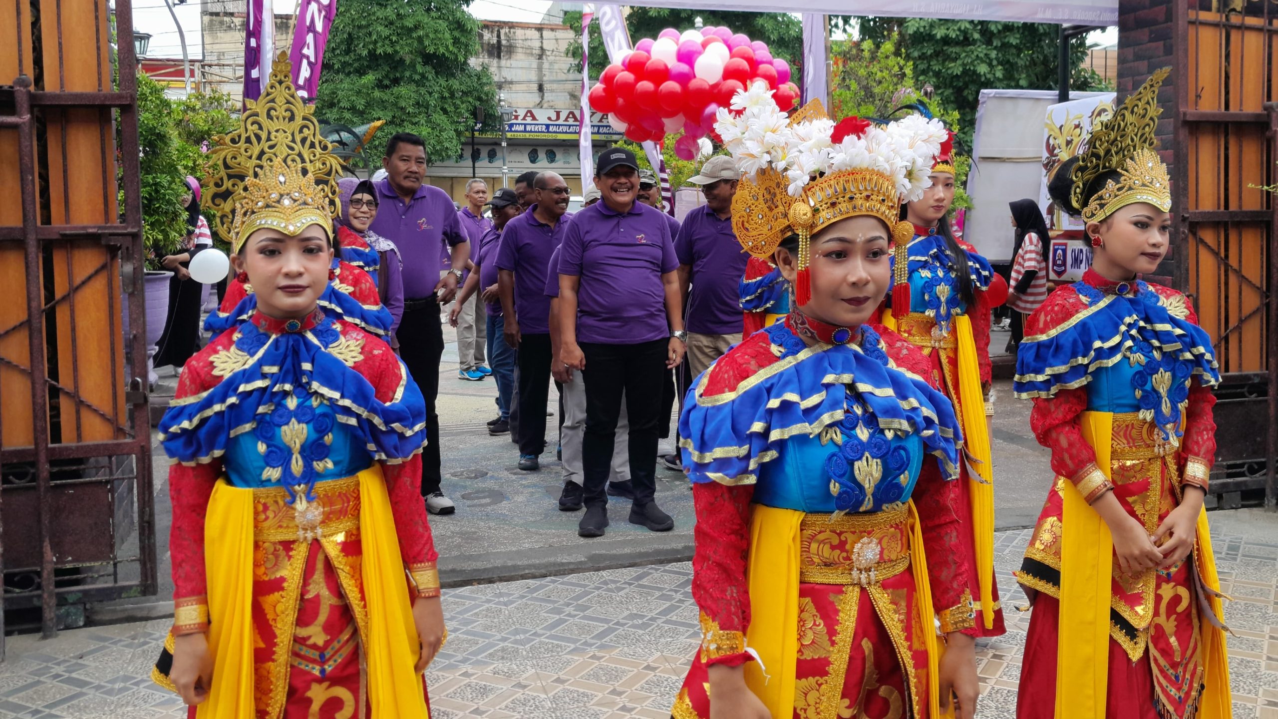 Puncak Acara HUT ke-32, SMPN 6 Ponorogo Gelar Jalan Sehat dan Panggung Gembira