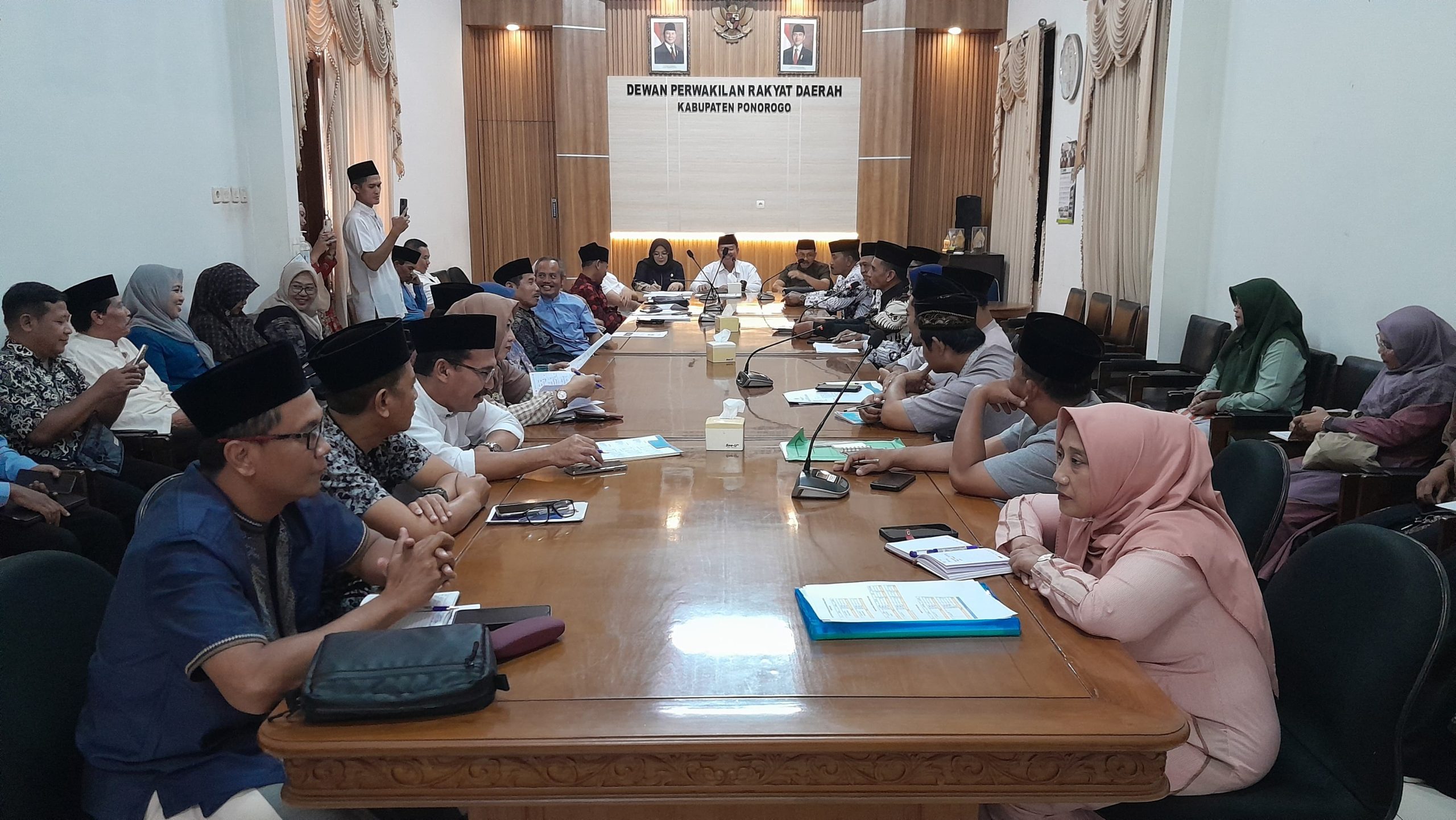 Dindik Dampingi KOMNAS PGHRI Ikuti RDPU DPRD Ponorogo