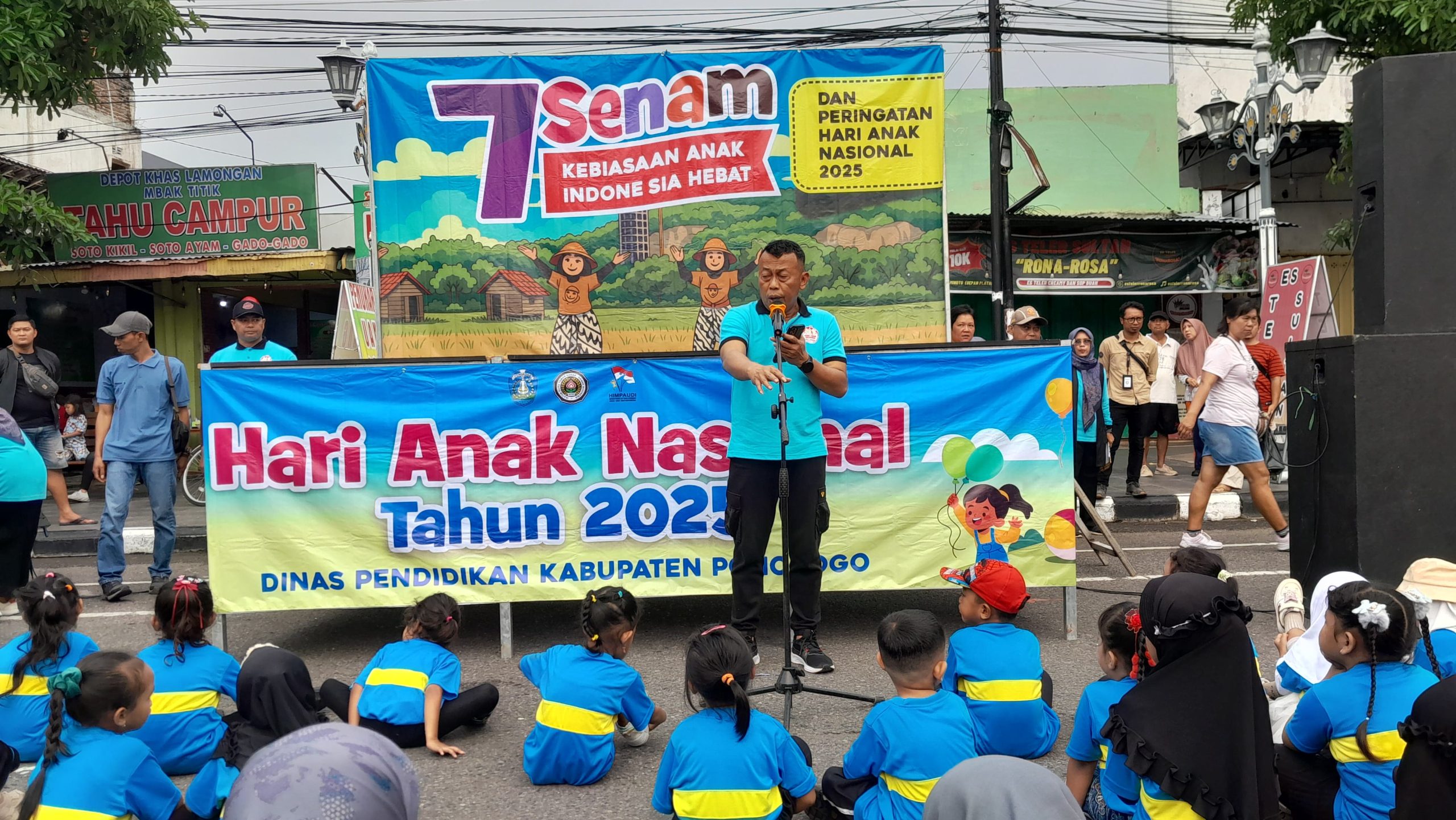 Bupati dan Kadindik Ikuti Senam 7 Kebiasaan Anak Indonesia Hebat Beserta Ratusan Peserta Didik