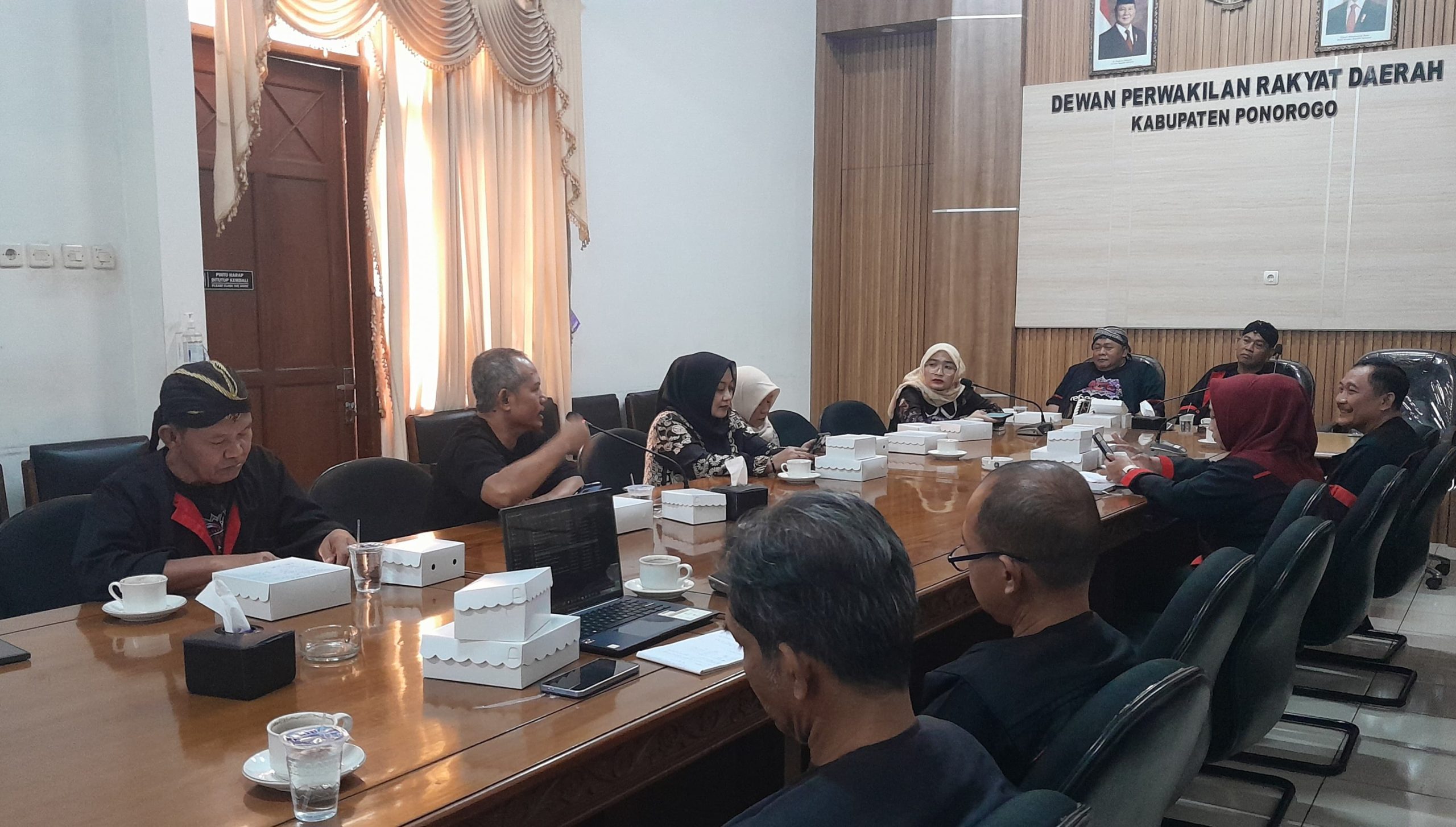 Pastikan Tahapan SR Aman, Dindik Hearing Bersama Komisi D DPRD Ponorogo
