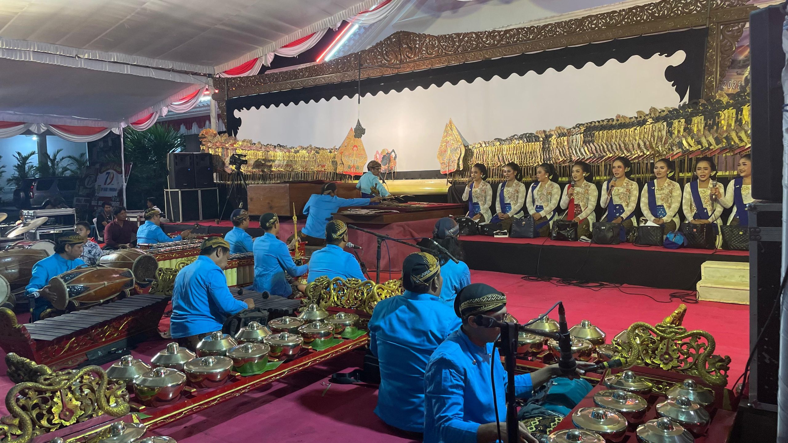 Bupati Dan Kadindik Hadiri Pagelaran Wayang Kulit SMPN 1 Ponorogo