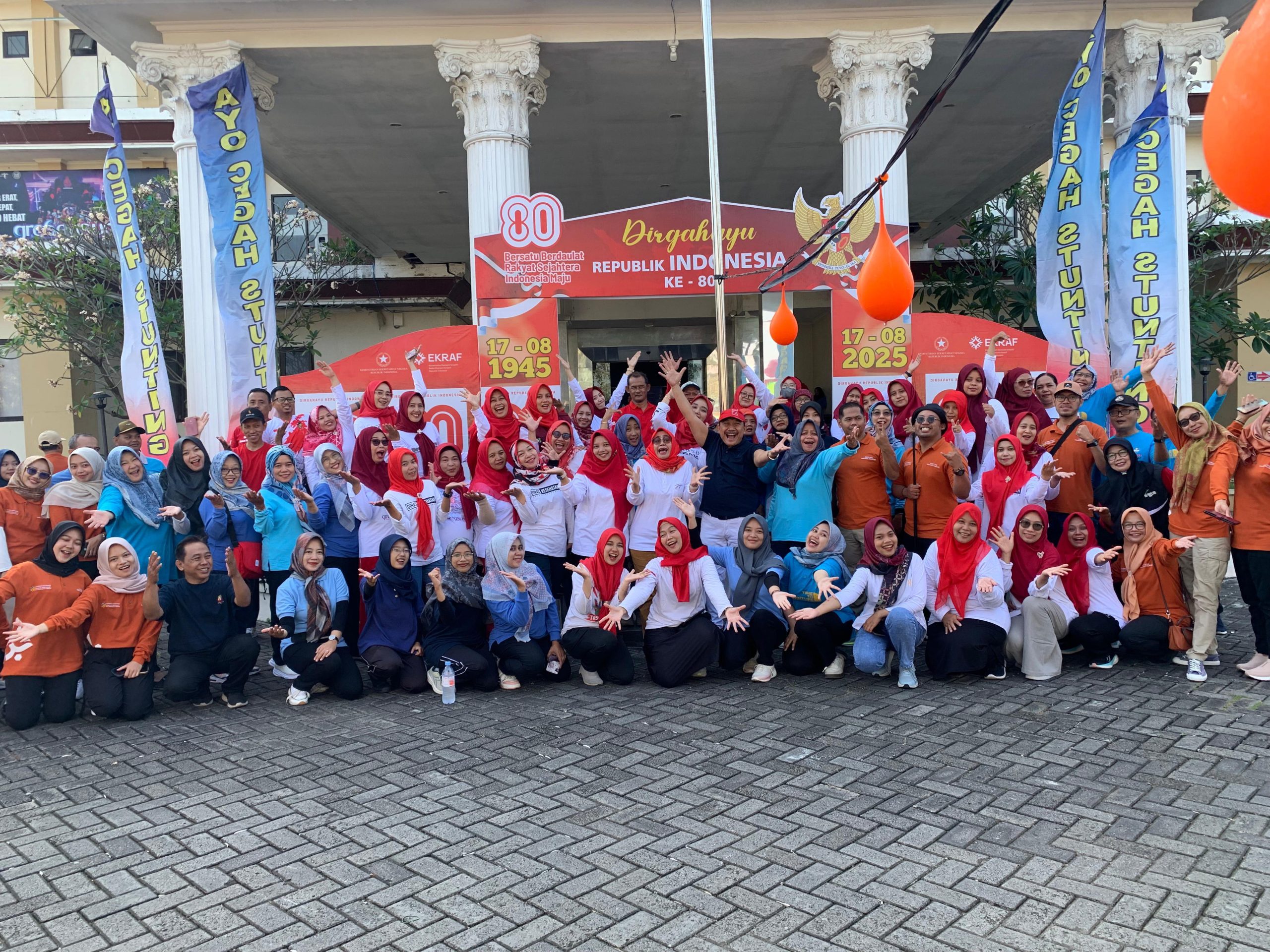 Kadindik dan Karyawan Dinas Pendidikan Ikut Meriahkan HUT ke-80 RI di Gedung Terpadu