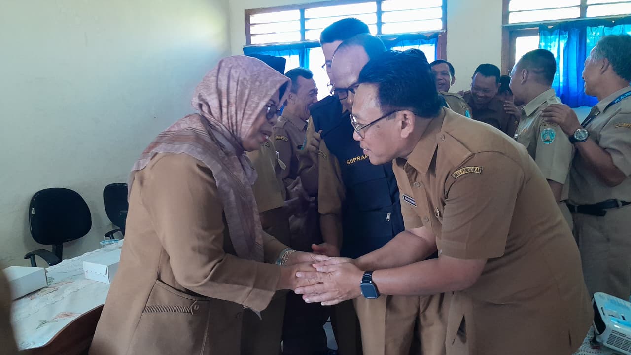 Kadindik Ponorogo Lepas Pengawas Tiga Zaman