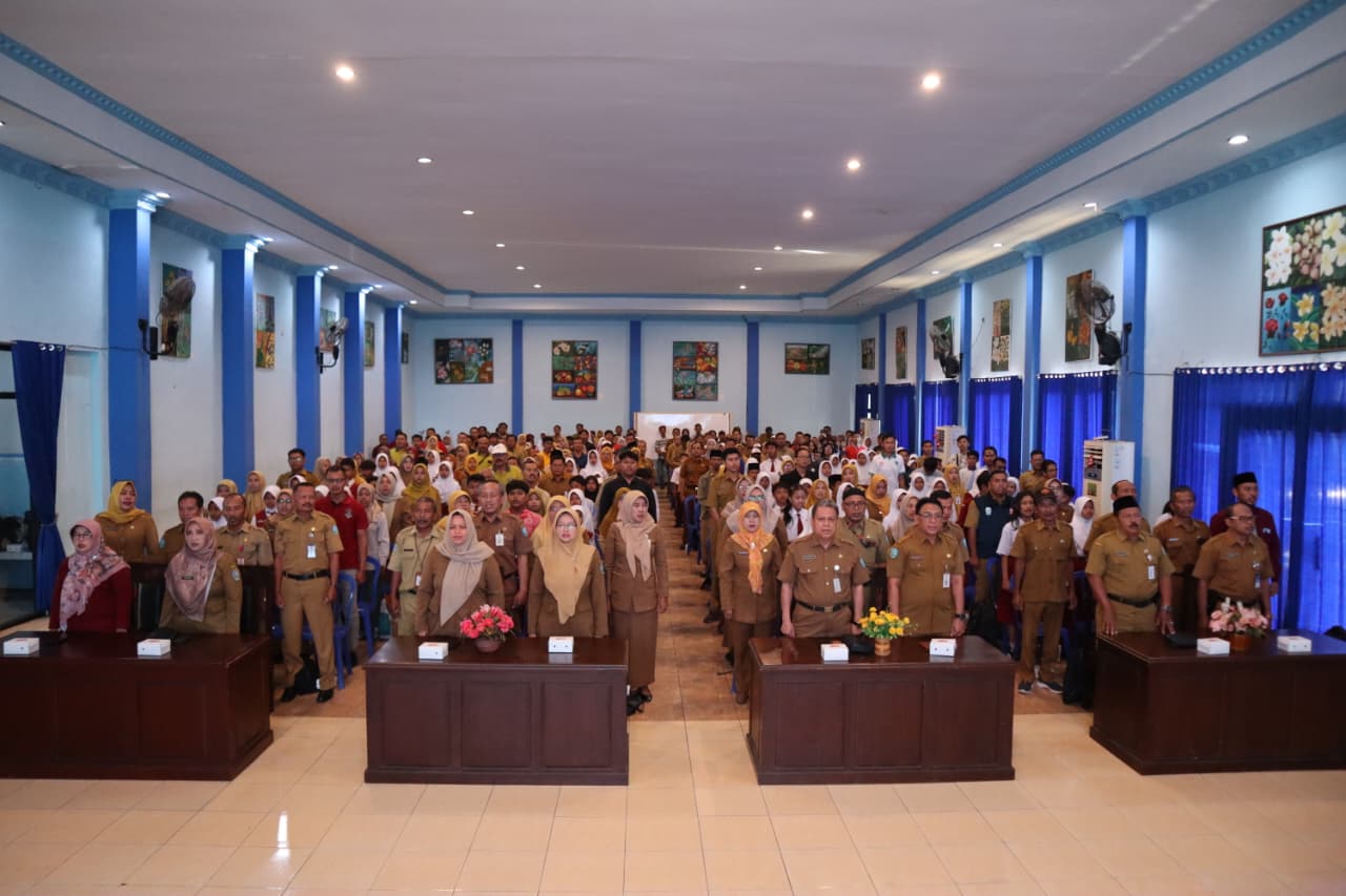 Dindik Ponorogo Serahkan Piala O2SN, FLS3N, OSN-K 2025, K3S Kota Raih Juara Umum