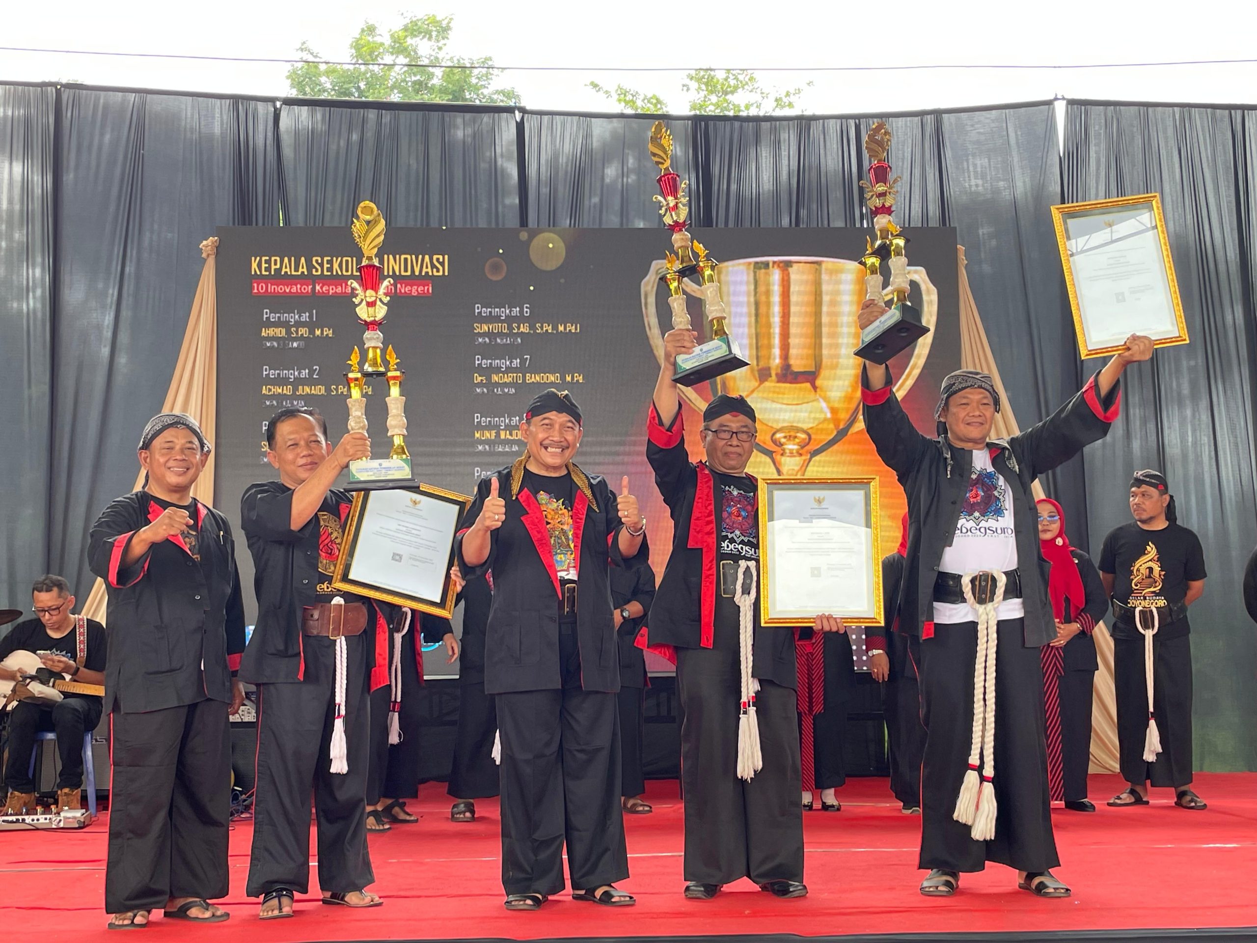 Dindik Ponorogo Gelar Penghargaan Untuk Insan Pembelajar Dan Pendidik Terbaik Jenjang SMP