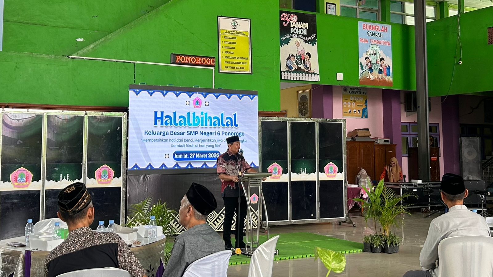 Kadindik Ponorogo hadir dalam acara Halal Bihalal Keluarga besar SMPN 6 Ponorogo, Jumat (27/03/2026).
