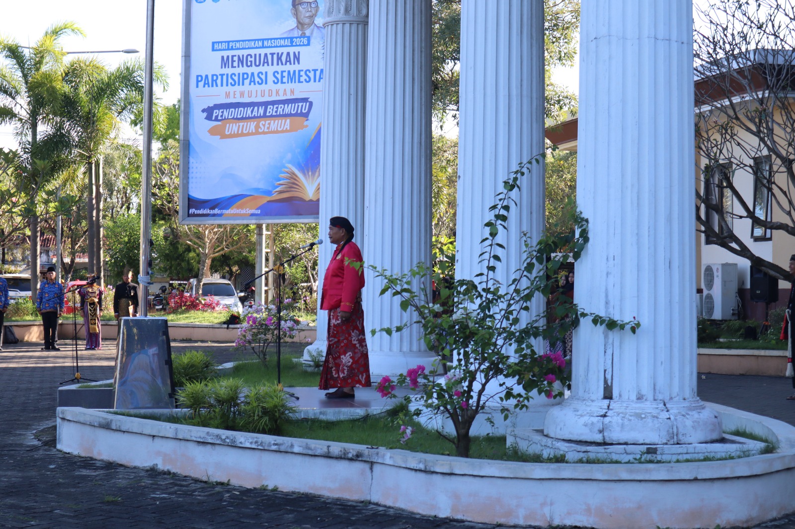 Kadindik Ponorogo pimpin Upacara memperingati Hari Pendidikan Nasional 2026 di Halaman Gedung Terpadu Kabupaten Ponorogo, Sabtu (02/05/2026).